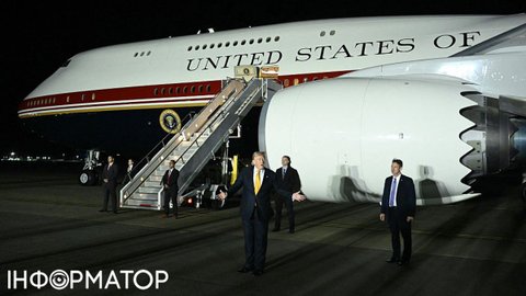 Журналістів New York Times викликали до суду через статтю про новий літак Трампа
