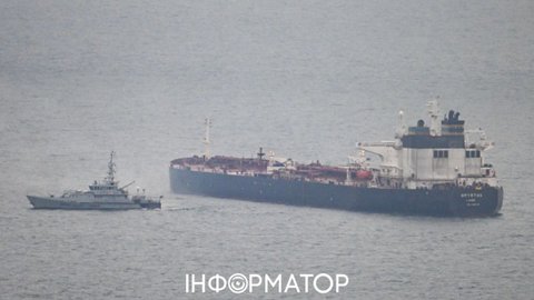 Неизвестные дроны снова атаковали танкер в Азово-Черноморском канале – в Ростовской области заявили о пожаре