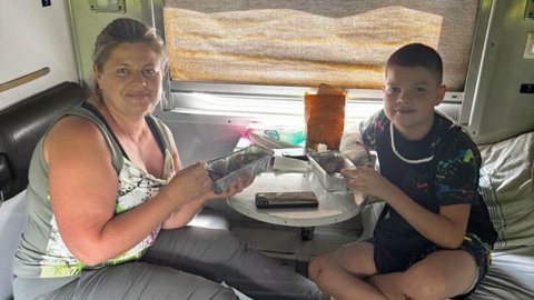 Послуги Укрзалізниці у поїздах - що входить у вартість квитка і за що треба доплатити