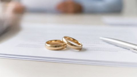 Фіктивний шлюб в Україні - які правові наслідки чекають на подружжя, пояснює Мін'юст