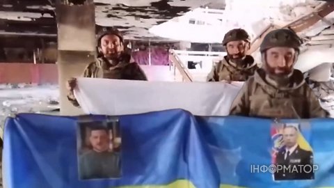 Полк Скеля підтвердив полон двох бійців у Костянтинівці, яких змусили тримати прапор з портретами Сирського і Зеленського