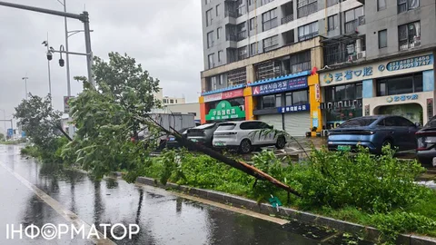 У Китаї евакуювали понад 700 тисяч людей та скасували авіарейси через тайфун