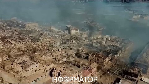 Росіяни масово переїжджають до окупованого Маріуполя, а місцевих залишають без житла