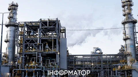 Атака дронів зупинила роботу найбільшого заводу скрапленого газу в Росії