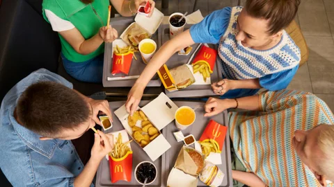 McDonald’s  знає про вас більше, ніж ви могли подумати - журналіст запросив дос’є на себе і був шокований