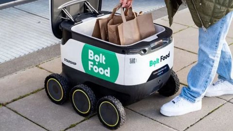 Не лише для фронту - Bolt готує доставку їжі безпілотниками в Україні