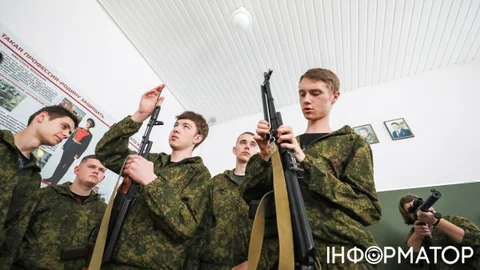 У РФ школи хочуть закріпити за військовими частинами - дітей готуватимуть до війни