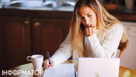 Как снять арест со счетов должника и получить хоть какие-то деньги с карточек, объясняет Минюст