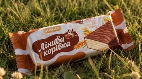 Геть російську! Мовний активіст примусив ROSHEN перейменувати цукерку