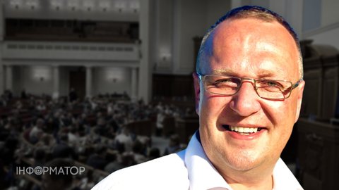 Слуга народу поповнилася новим депутатом - Дмитро Видолоб склав присягу