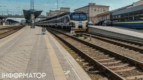 Более 50 поездов в Украине идут с задержками до 16 часов