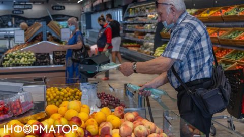 В Україну везуть персики з-за кордону - огляд цін в супермаркетах