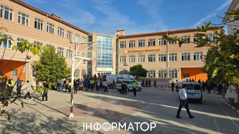 У Туреччині невідомий влаштував стрілянину біля школи – є поранені