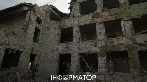 Росіяни вдарили КАБами по школі в Сумах
