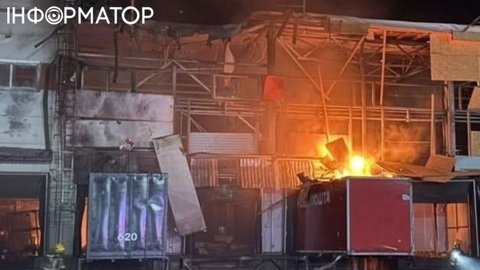 Росія двічі вдарила по складах Нової пошти поблизу Дніпра - виникла пожежа