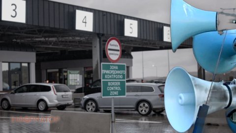Пограничники объяснили, почему останавливают пропуск через границу во время тревог