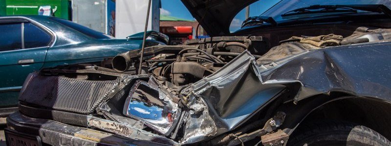 На Сухомлинского столкнулись Ford и Mitsubishi: подробности ДТП