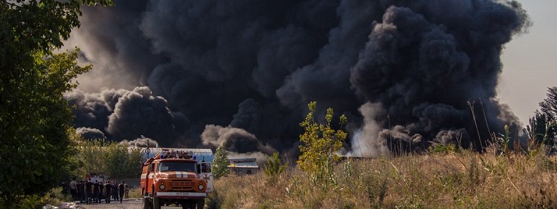 Появилось видео пожара на Мирном с борта самолета спасателей