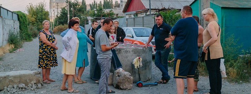 Жители улицы Елены Пчилки боятся взрыва газовой трубы из-за проезда большегрузов