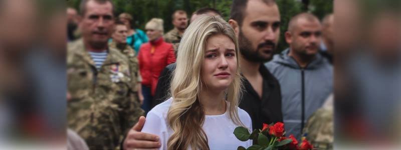На Аллее памяти почтили погибших в Иловайске