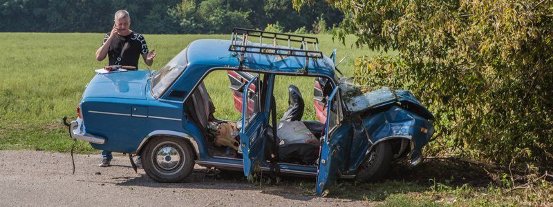 ДТП на Криворожском шоссе: пострадавших вырезали из автомобиля