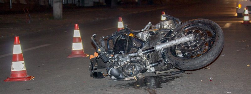 В центре Днепра пьяный мотоциклист дважды попал в ДТП