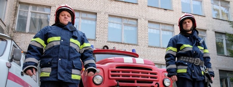 Цьогоріч пожежники врятували від вогню майже дві сотні мешканців області