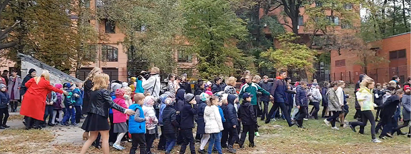 В Днепре из школы эвакуировали 400 детей: подробности