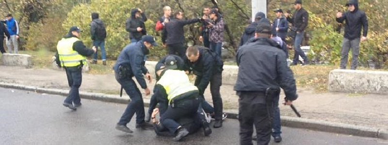 Митинг на Новом мосту: активистов задержали с применением спецсредств