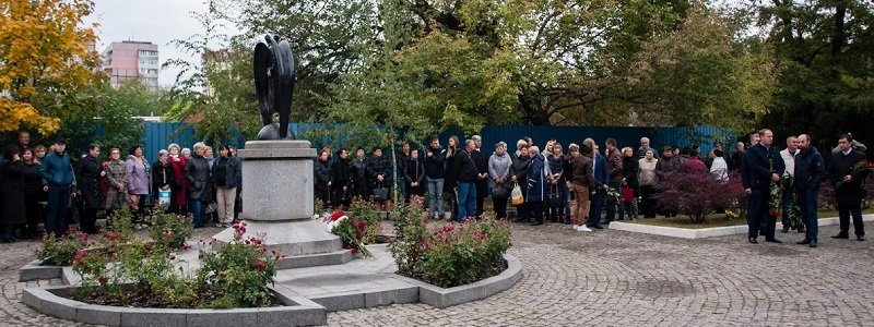 В Днепре почтили память погибших в трагедии на Мандрыковской