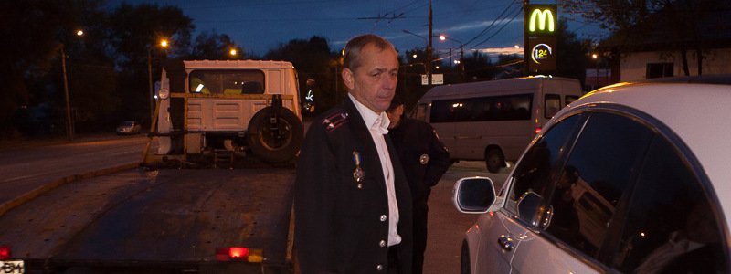 На Слобожанском проспекте полиция задержала машину с нетрезвым подполковником за рулем