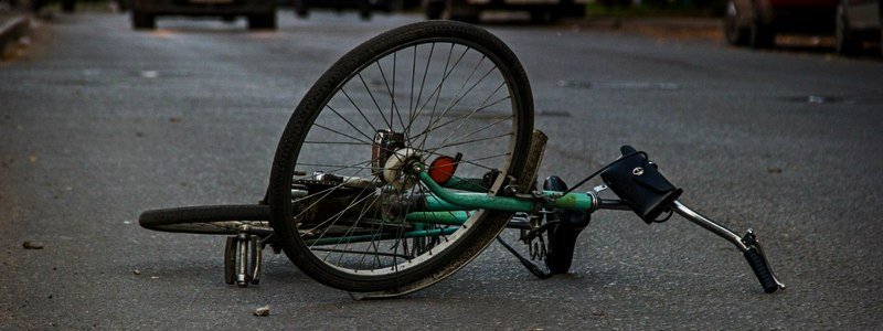 На улице Передовой автомобиль ВАЗ сбил насмерть велосипедиста