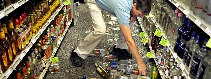 В Днепре 36-летний мужчина разбил алкоголя более чем на 2 тысячи гривен
