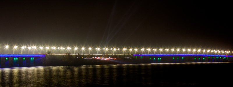 Кайдакский мост осветили новыми прожекторами