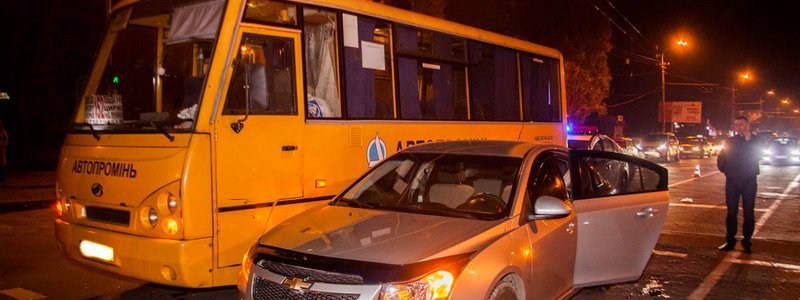 ДТП на Набережной Победы: дорогу не поделили два автобуса с пассажирами