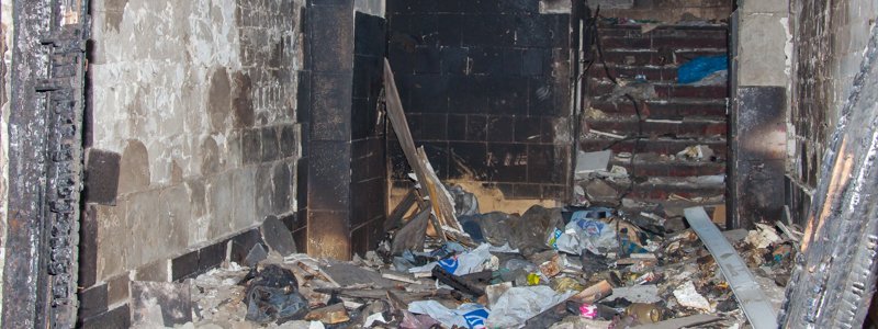 На Слобожанском горело бывшее здание магазина "Сільпо"