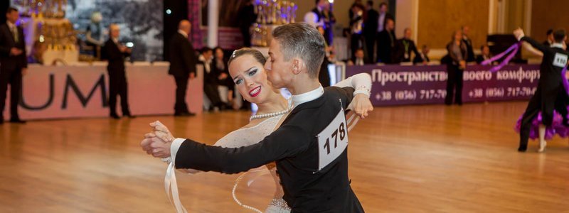 В Днепр съехались лучшие танцоры мира: как проходит 17-й турнир «Кубок Шкляра»