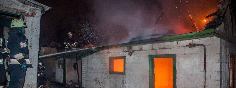 В Днепре в Краснополье горел жилой дом