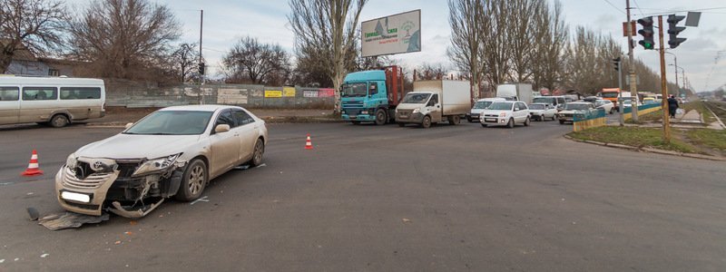 На Донецком шоссе столкнулись два авто: в машине находился ребенок