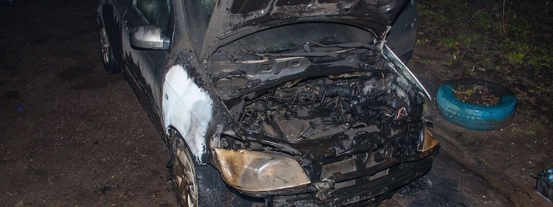 Активисту из Днепра подожгли автомобиль: подробности