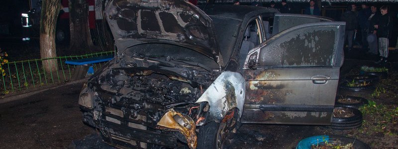 Активист из Днепра рассказал о подробностях поджога своего авто