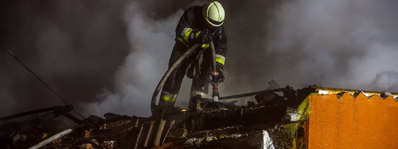 В Днепре горел жилой дом: без жилья остались несколько семей