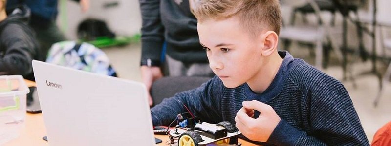 В Днепре и области появятся школы IT и робототехники