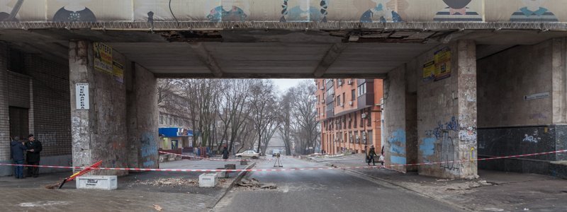 На Гагарина обрушилась арка: выезд с улицы Академика Чекмарева временно перекрыт
