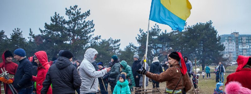 Под Днепром проходит фестиваль казацких развлечений «Лютий фест»