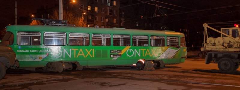 На проспекте Пушкина трамвай сошел с рельсов