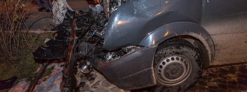 На Образцова столкнулись Skoda и Volkswagen: пострадал мужчина