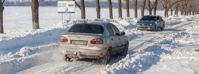 Зимний квест: в Днепре не расчистили дорогу на улице Старокодакской