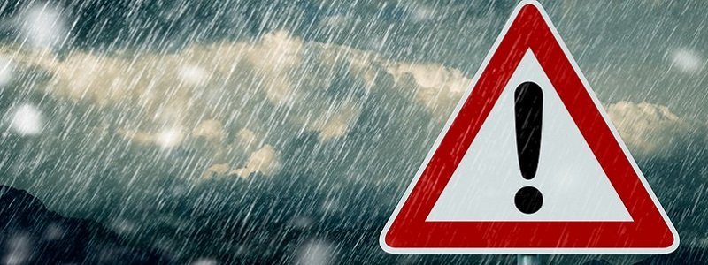 В Днепре и области объявили штормовое предупреждение