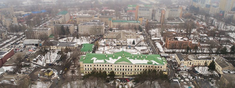 Днепр умеет удивлять: больница Мечникова с высоты выглядит как медицинский крест